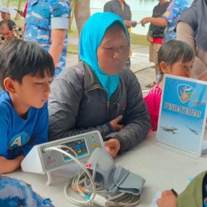 Hari Bakti ke-77 TNI-AU, Tim Kesehatan Mabes TNI AU Beri Layanan Gratis di Natuna